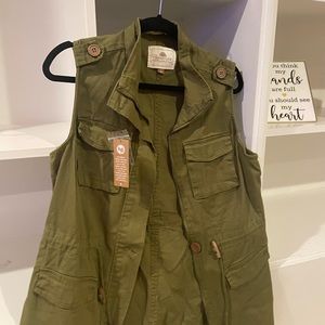 1 Sunset Lane Olive Green Vest Side Medium- NWT